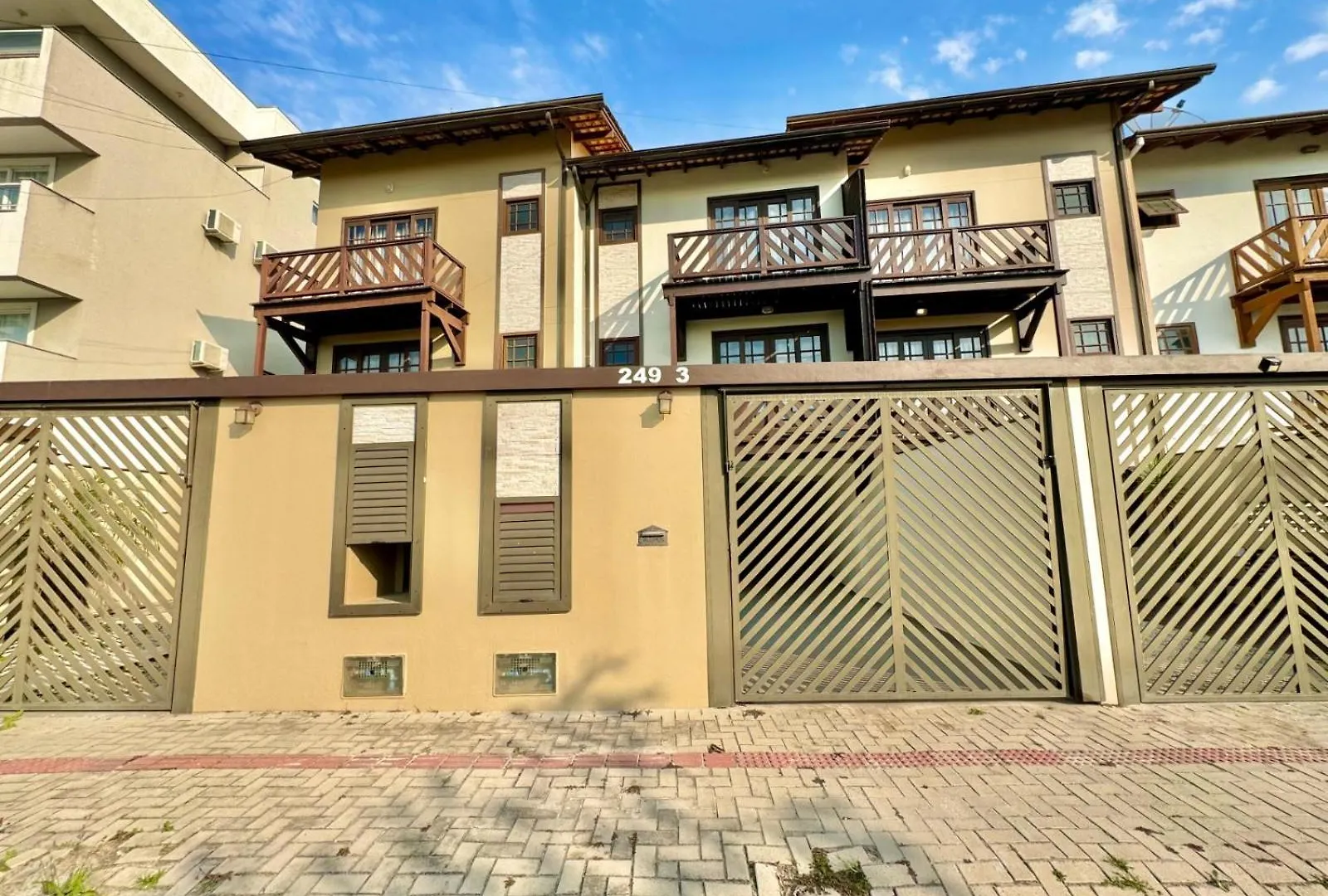 Sobrado 250 Mts Praia Mariscal Bombinhas Algodoeiro 249-4 Brazil